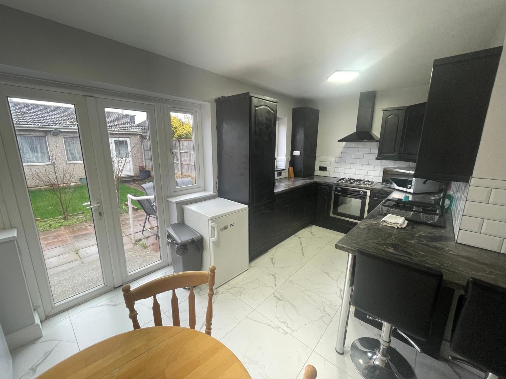 Garden Near Heathrow Airport And Elizabeth Line Train Station * Hayes (Greater London)