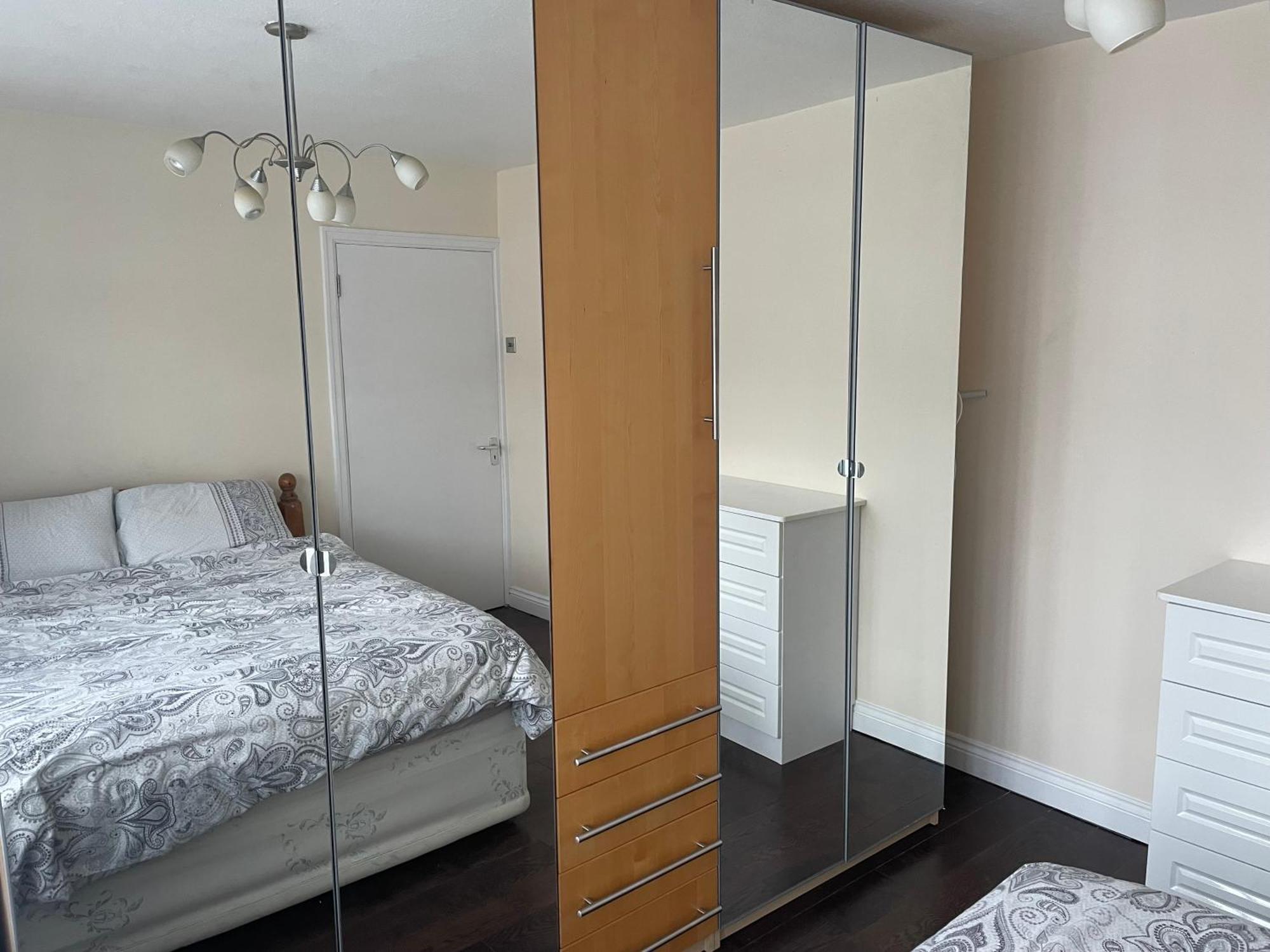Apartment Garden Near Heathrow Airport And Elizabeth Line Train Station *